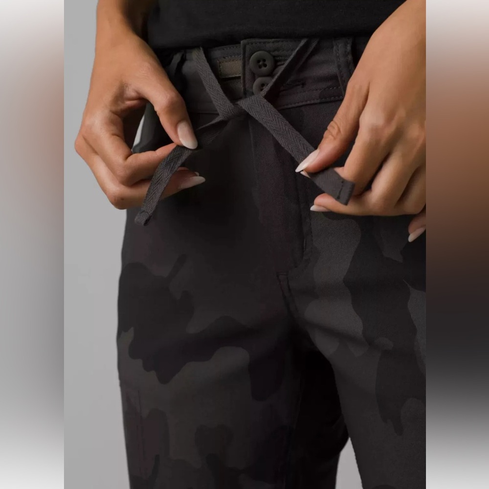 NWT prAna HALLE PANT II CONVERTIBLE ROLL UP STANDARD FIT SZ 12R Charcoal Camo - Picture 5 of 6